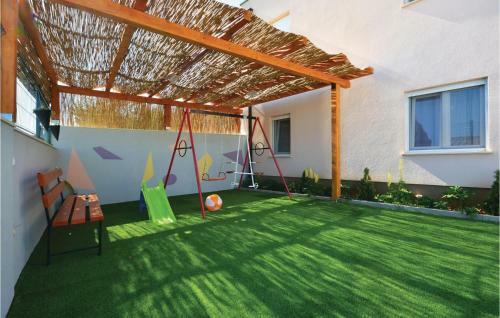 Beautiful Home In Solin With Wifi And 6 Bedrooms