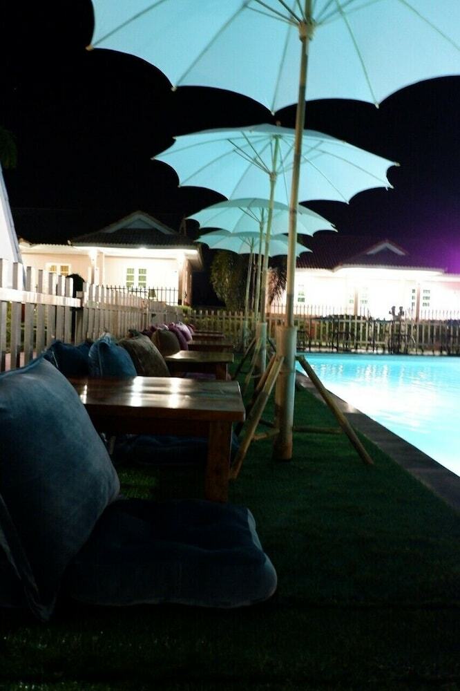 Hotel Prapavee Resort
