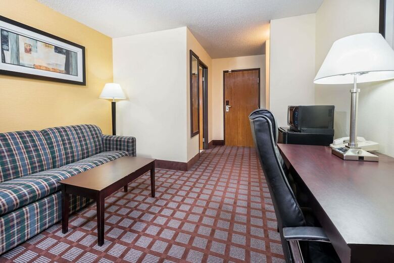 Hotel Super 8 By Wyndham Bloomington