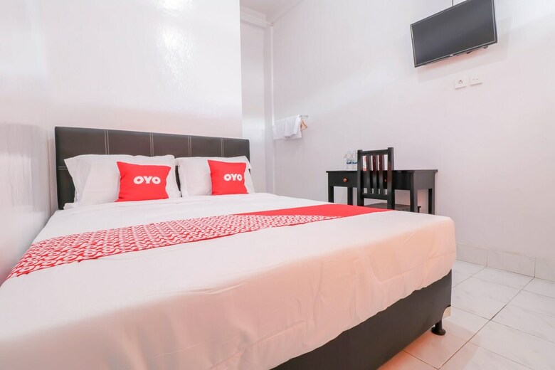 Hotel Oyo 1356 Gusti Residence
