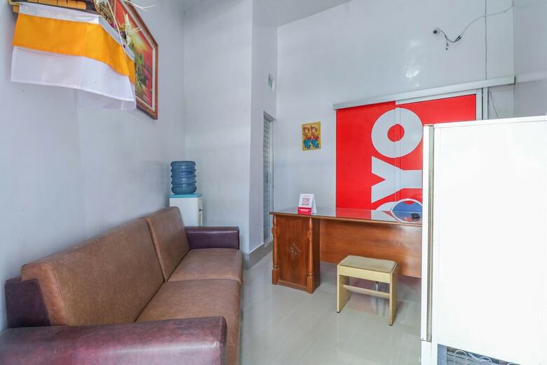 Hotel Oyo 1356 Gusti Residence