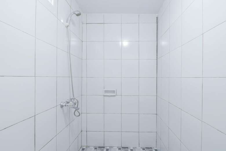 Hotel Oyo 1356 Gusti Residence