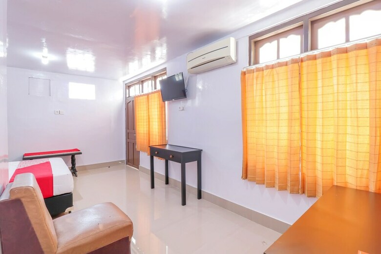 Hotel Oyo 1356 Gusti Residence