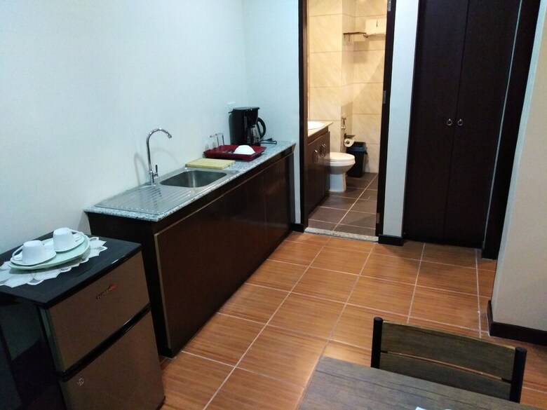 Hotel Venezia Suites Iloilo