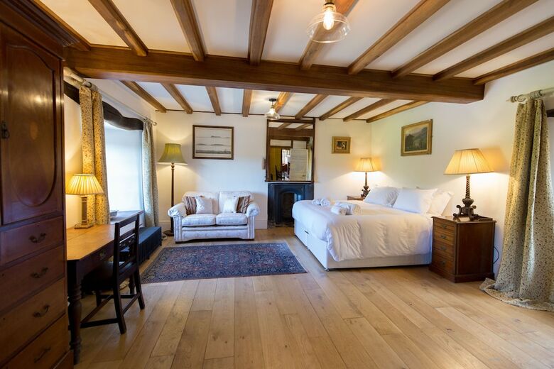 Villa Haile Hall Private Wing 4 Ensuite Bedrms