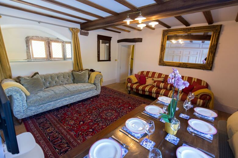 Villa Haile Hall Private Wing 4 Ensuite Bedrms
