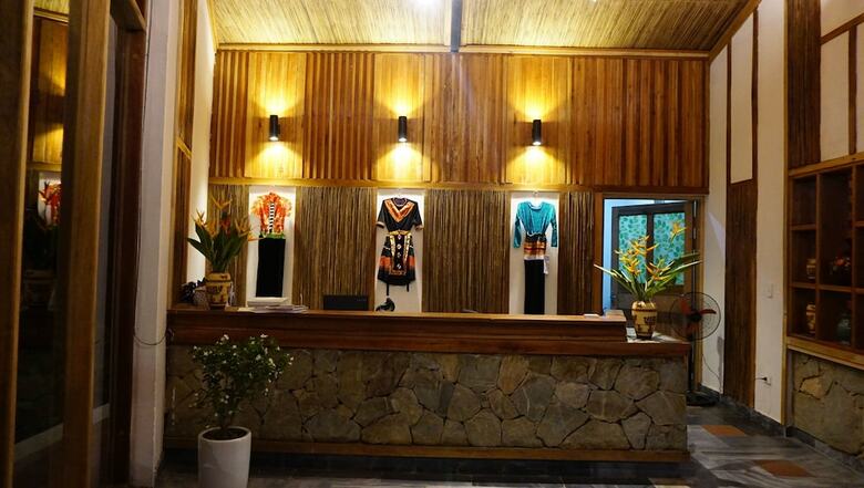 Hotel Ba Khan Village Resort