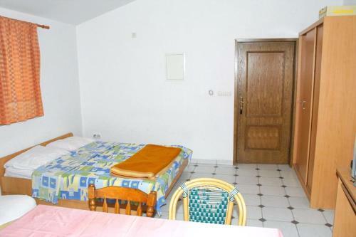 Apartments With Wifi Omis - 2757