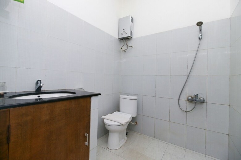 Hotel Airy Eco Gunung Kawi Nailun Hamam 2 Malang