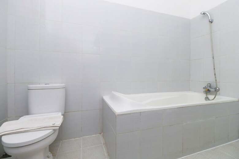 Hotel Airy Eco Gunung Kawi Nailun Hamam 2 Malang
