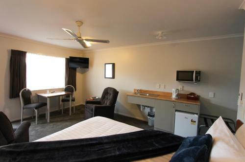 Bk's Magnolia Motor Lodge