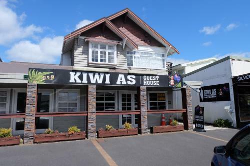 Hostal Kiwi As Guest House