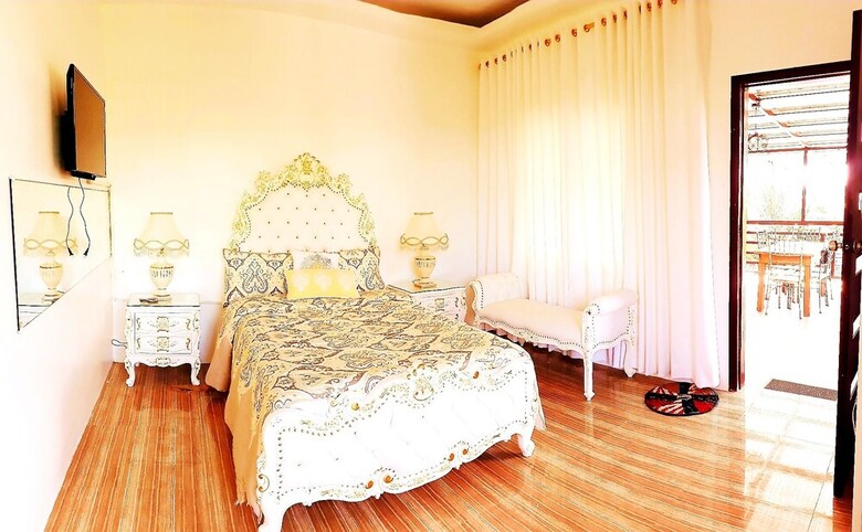 Hotel Jazkimronan Resort