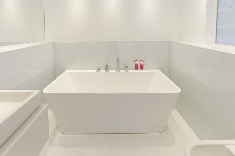 The White Design Apartment