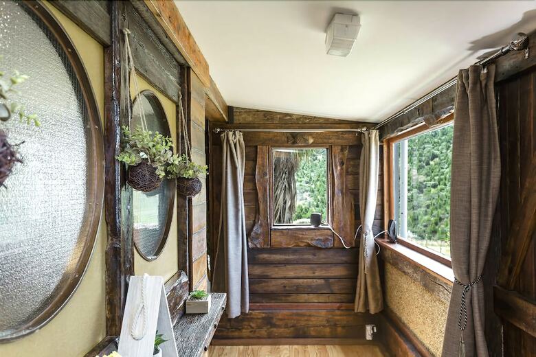 The Rustic Retreat