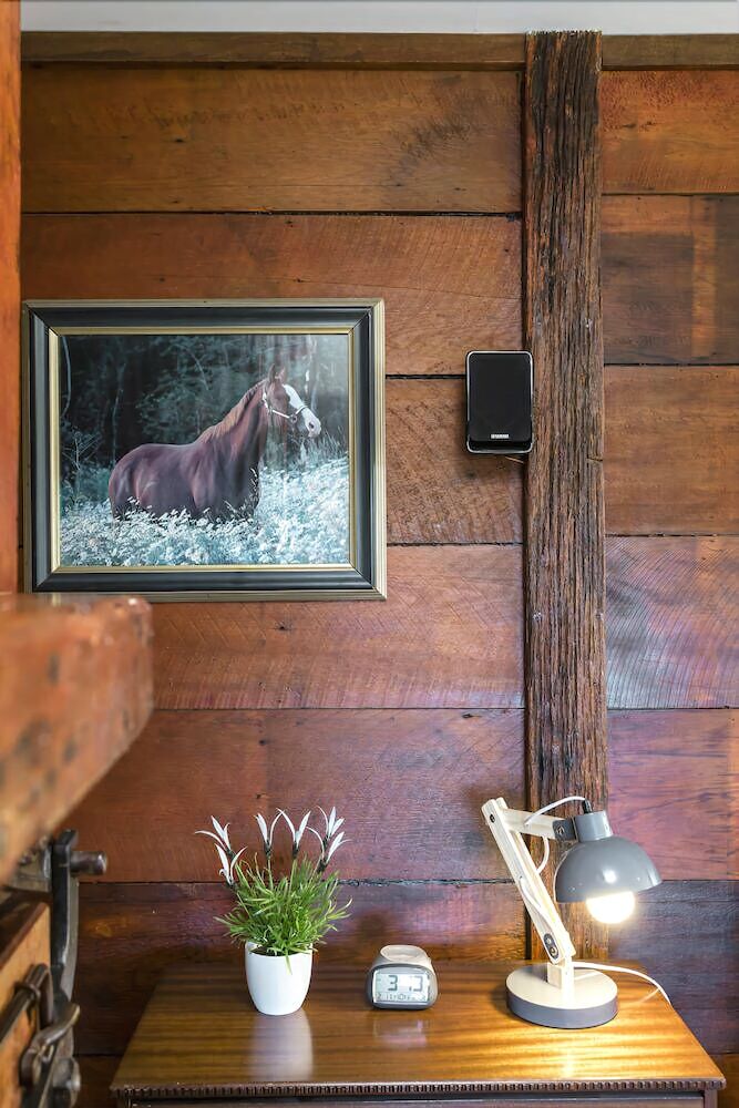 The Rustic Retreat
