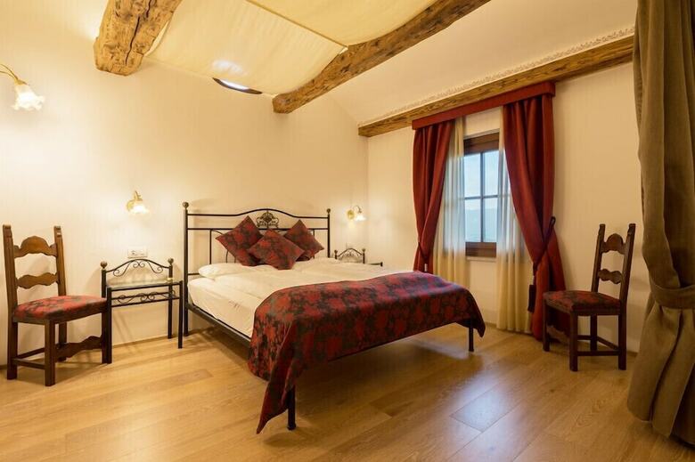 Bed & Breakfast Schloss Paschbach