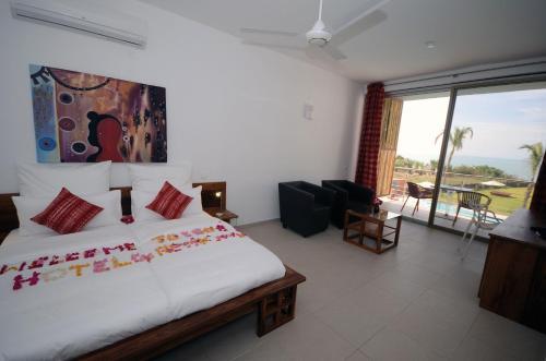 Leo's Beach Hotel