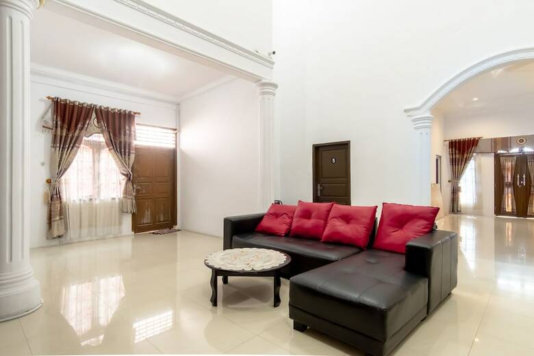 Hotel Oyo 1632 1000 House