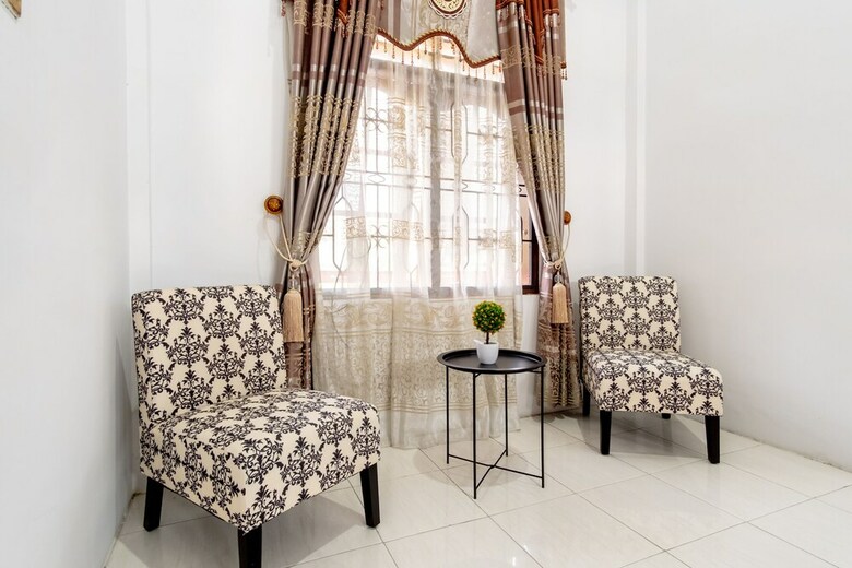 Hotel Oyo 1632 1000 House