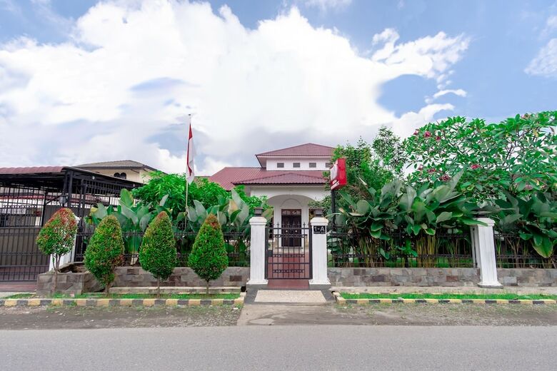 Hotel Oyo 1632 1000 House