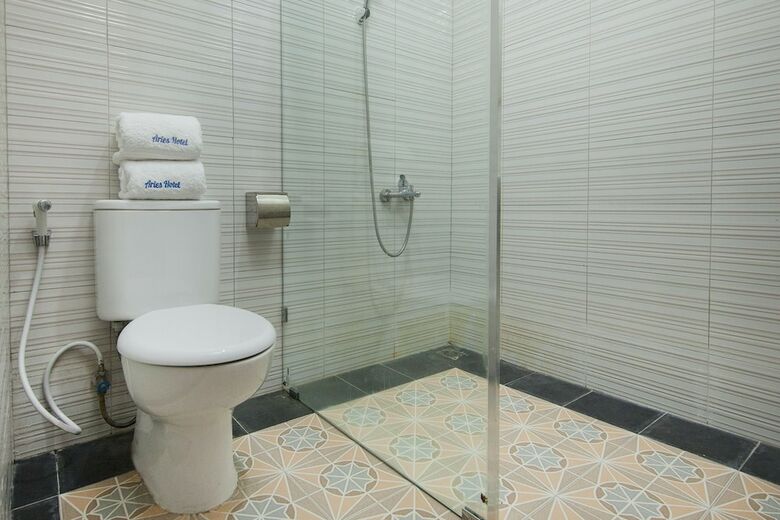 Oyo 1819 Aries Hotel