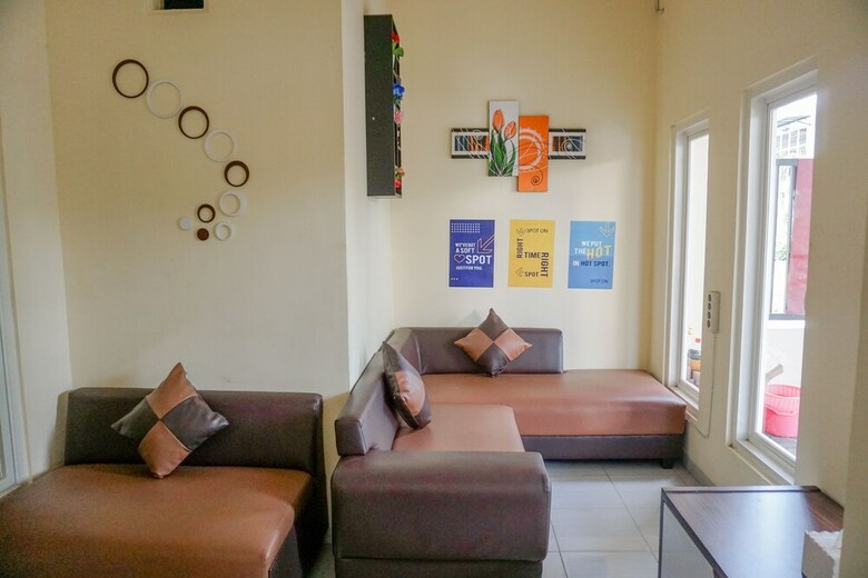 Hostal Spot On 1878 Griya Bunda Family
