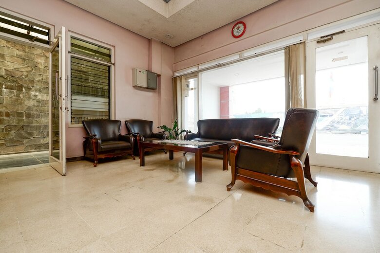Hotel Oyo 1843 Cahya Nirwana
