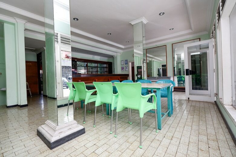 Hotel Oyo 1843 Cahya Nirwana