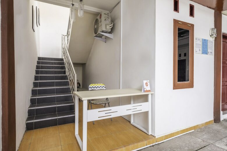 Hostal Spot On 1708 Homestay Anyelir Syariah