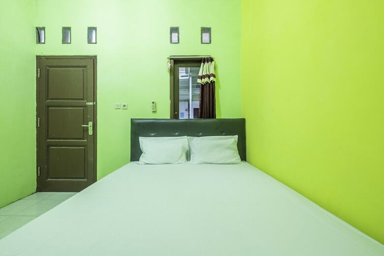 Hostal Spot On 1708 Homestay Anyelir Syariah