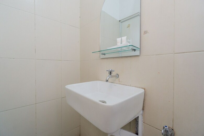 Hotel Oyo 1941 Aaa Residence Syariah