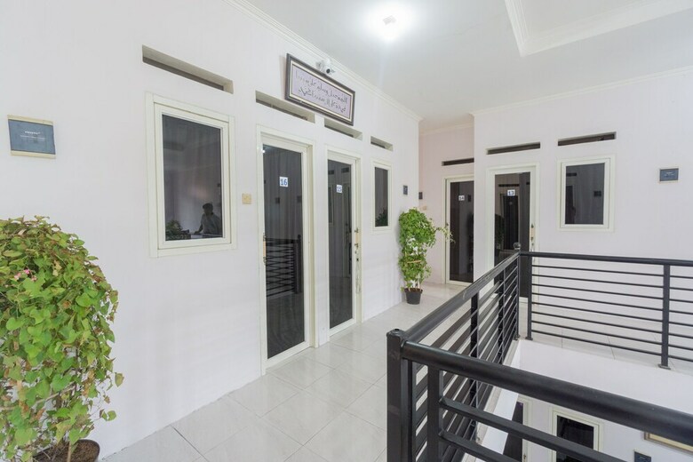 Hotel Oyo 1941 Aaa Residence Syariah