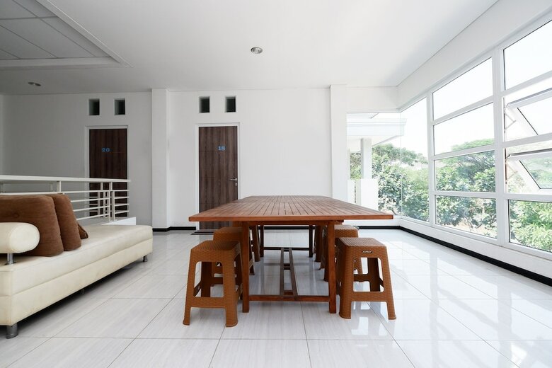 Hostal Oyo 1884 Sunshine Hostel