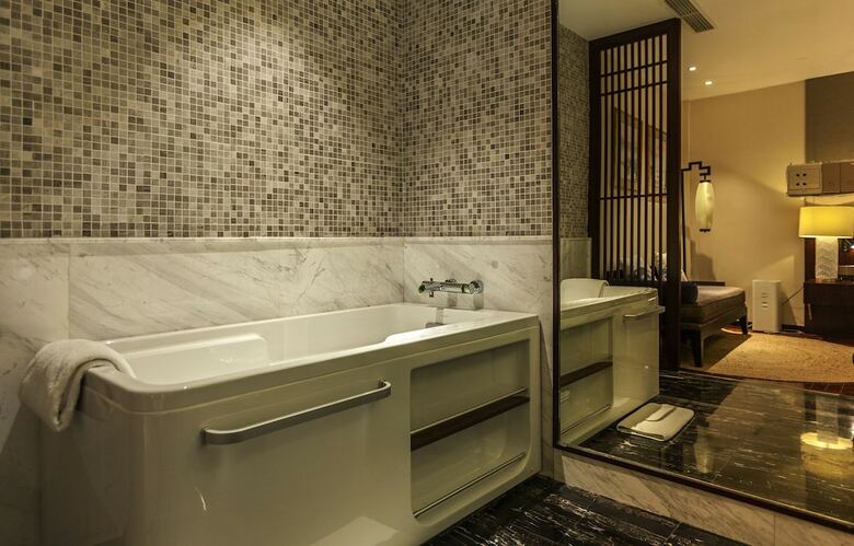 Hejing Chengshang Generations Hotel