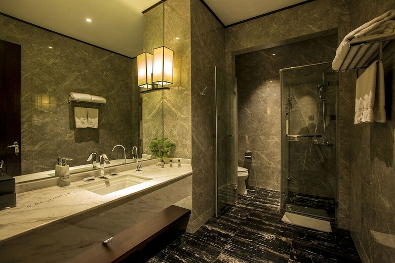 Hejing Chengshang Generations Hotel