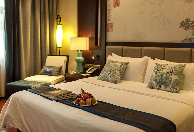 Hejing Chengshang Generations Hotel