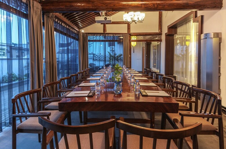 Hejing Chengshang Generations Hotel