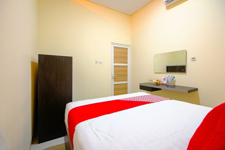Hotel Oyo 2010 Dalem Jongke Homestay
