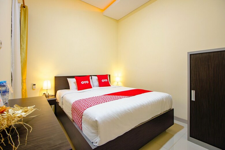 Hotel Oyo 2010 Dalem Jongke Homestay