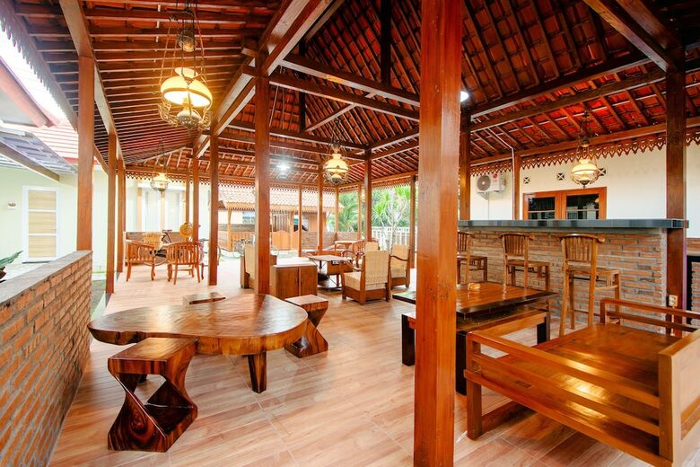 Hotel Oyo 2010 Dalem Jongke Homestay