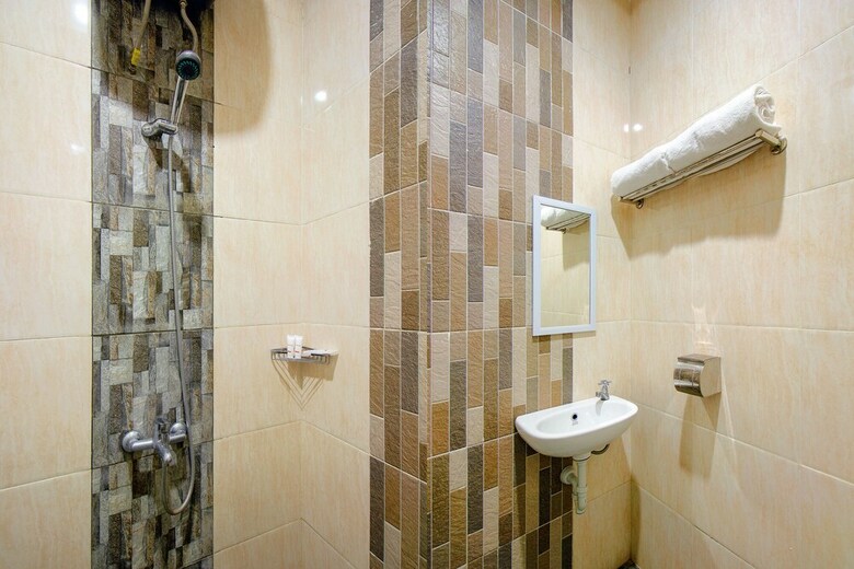 Hotel Oyo 2010 Dalem Jongke Homestay