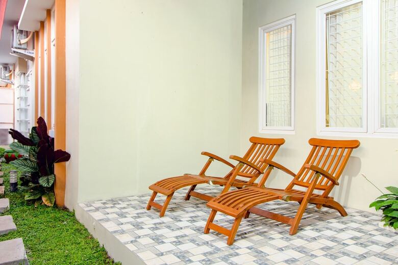 Hotel Oyo 2010 Dalem Jongke Homestay