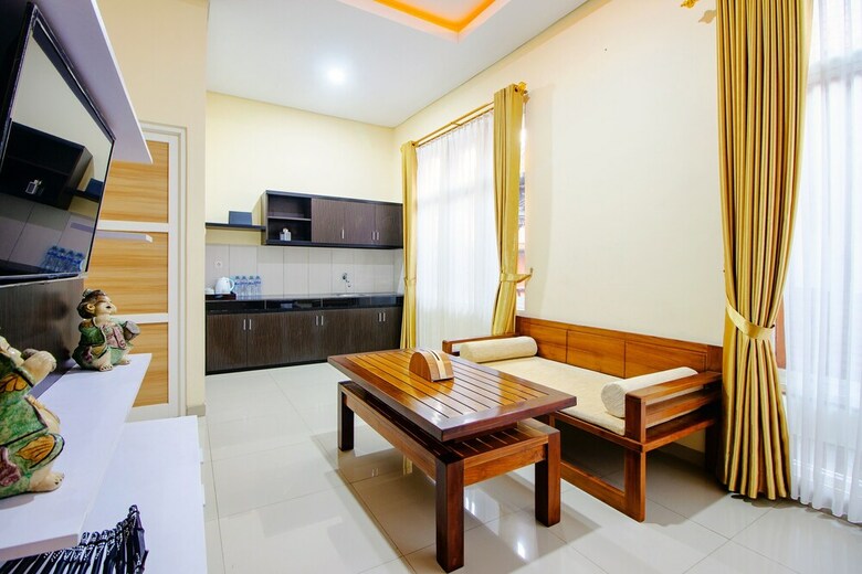 Hotel Oyo 2010 Dalem Jongke Homestay