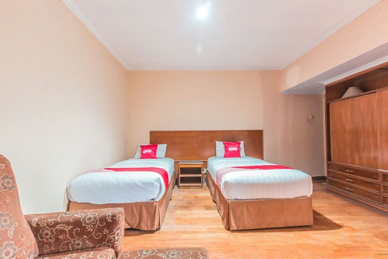Hotel Oyo 1383 Taman Cibinong 2