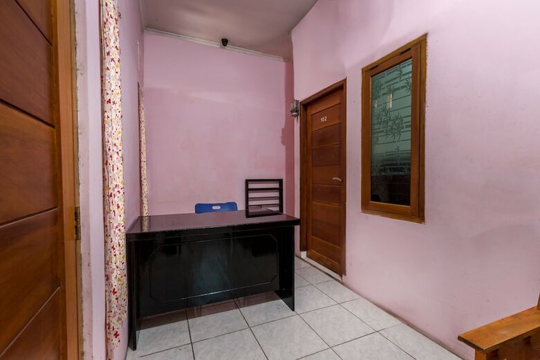 Hotel Oyo 1744 Midys