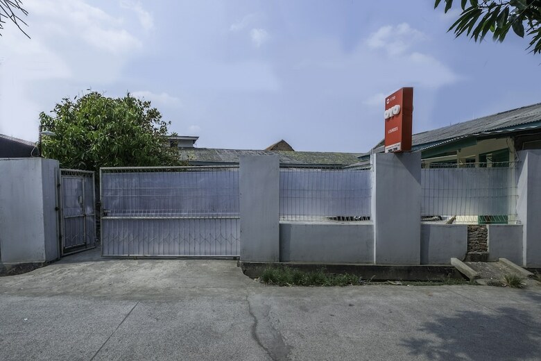 Hostal Oyo 1750 Lourdes