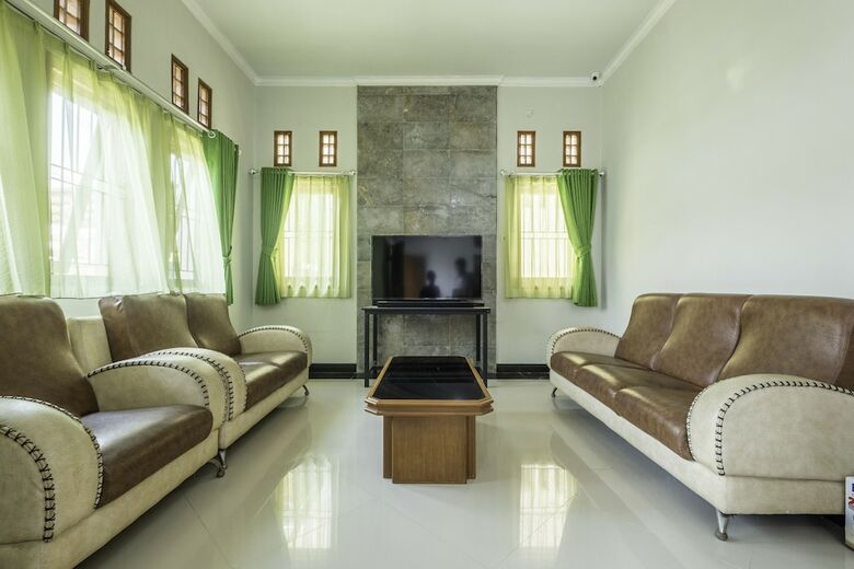 Hotel Oyo 2072 Wisma Teratai