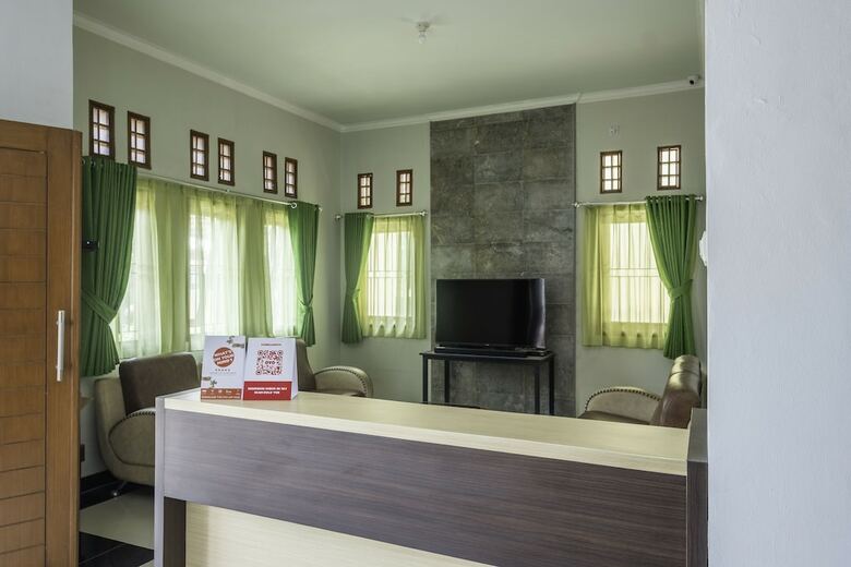 Hotel Oyo 2072 Wisma Teratai