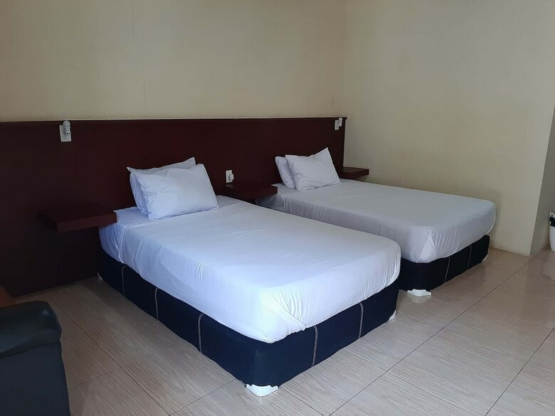 Oyo 1698 Hotel Juma Eluk